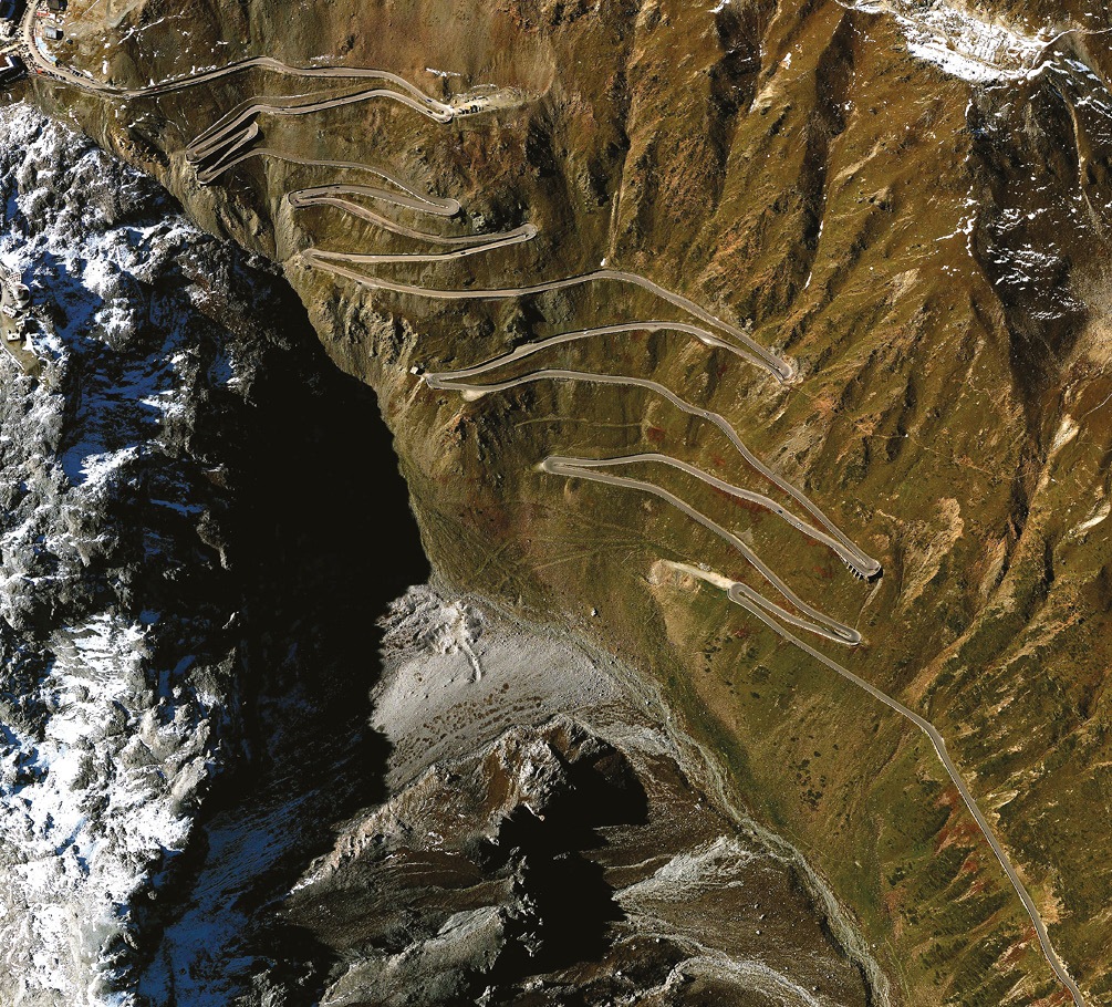 Italy’s Stelvio pass with its 45 hairpins hosted powered hillclimbing from 1925 – and still does