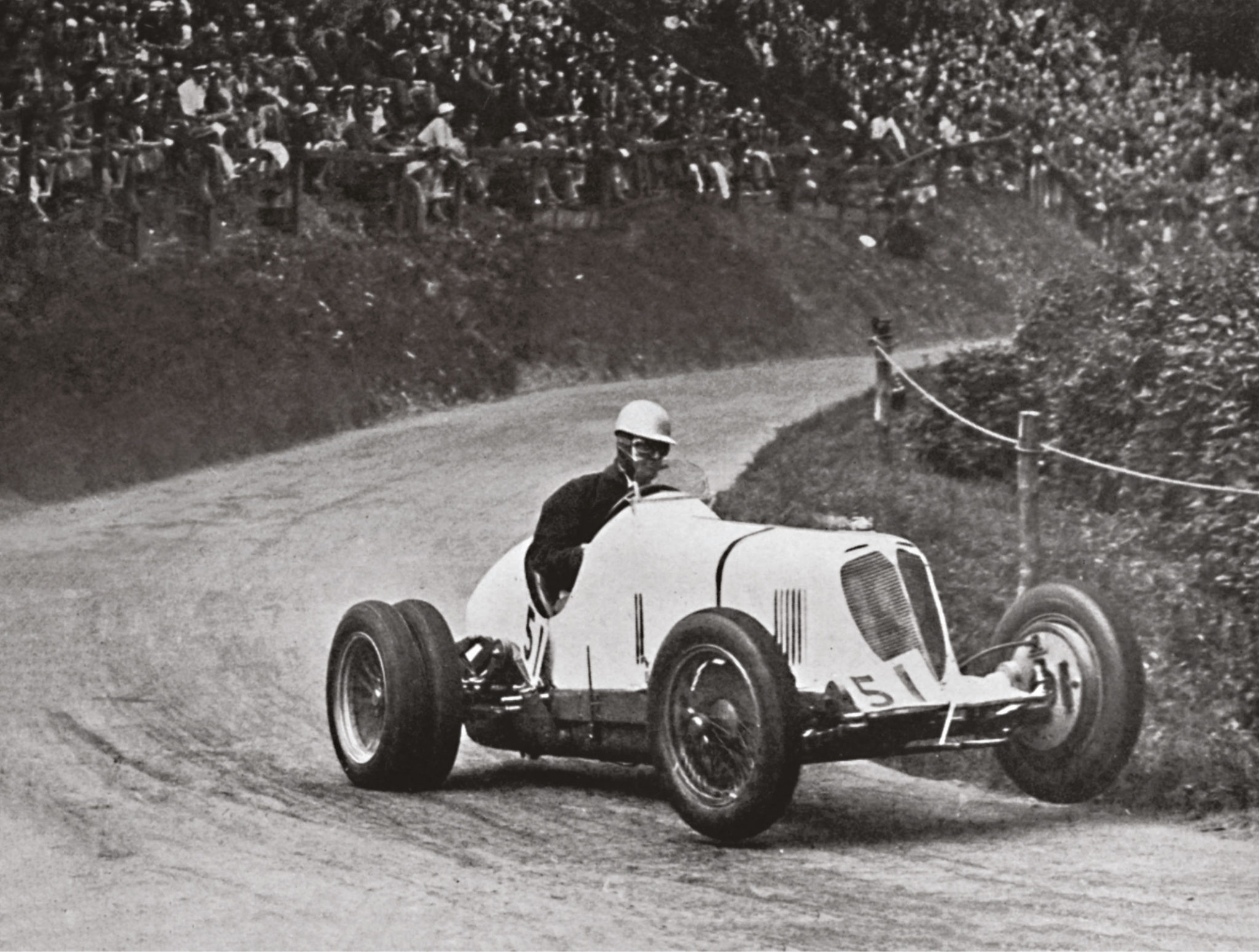 Whitney Straight flew the UK flag at European events, often using twin wheels on his Maserati