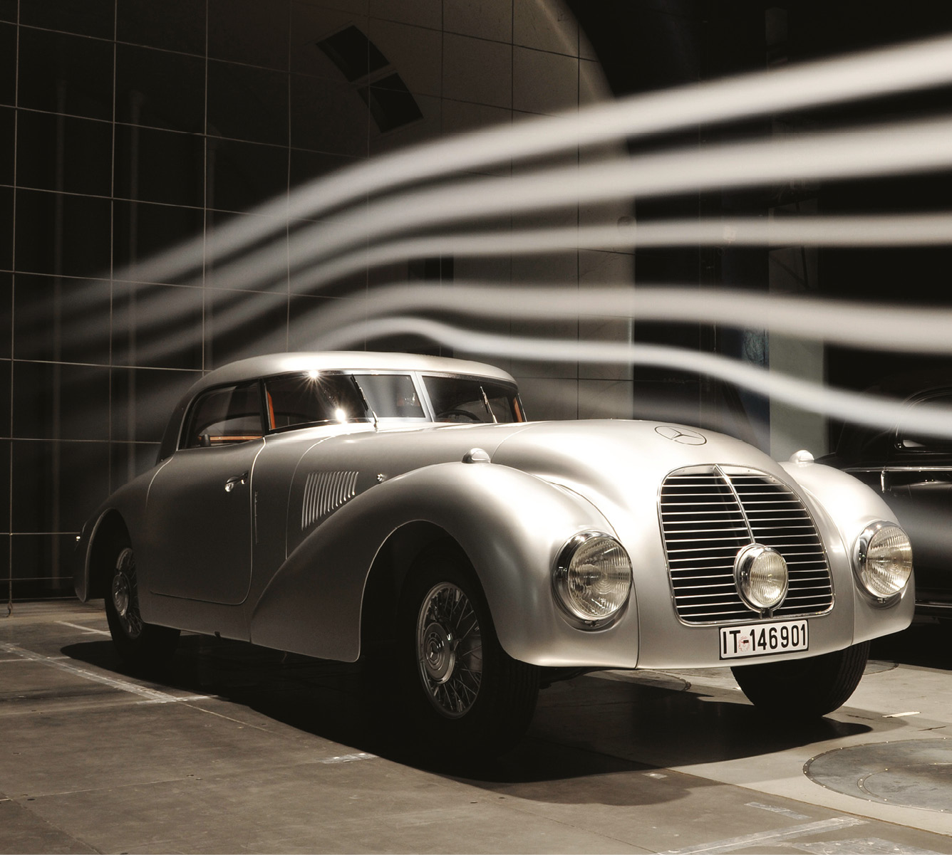 Air streamlines over a 1938 540K race coupé in Mercedes’ current tunnel