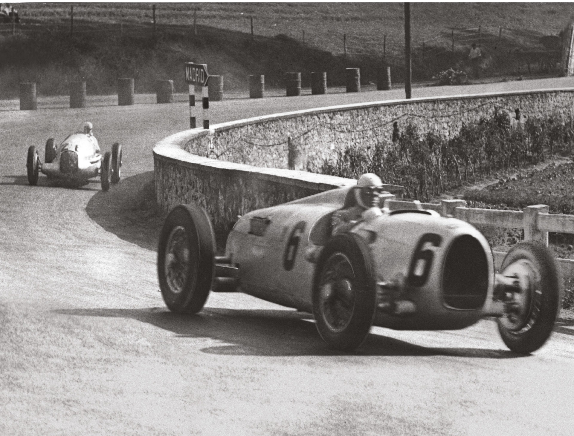 Italian Achille Varzi handles Auto Union’s B-type in 1935. Mercedes’ W25B is behind in the hands of Rudolf Caracciola