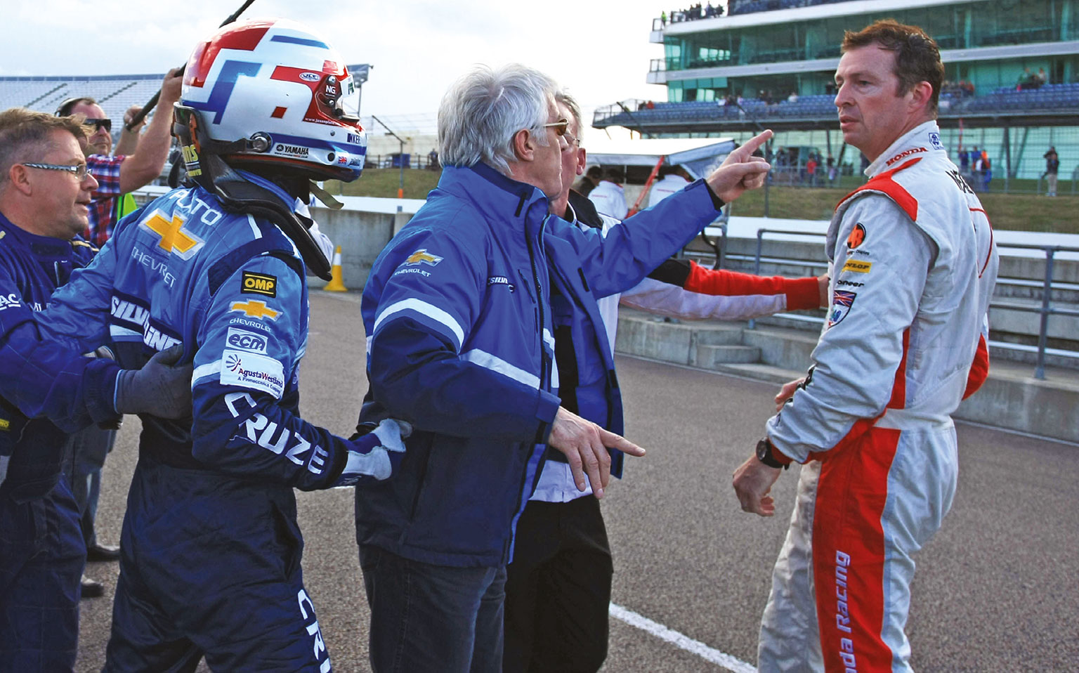 Fisticuffs, or a bit of showmanship handbags? Plato and Neal come to blows at Rockingham